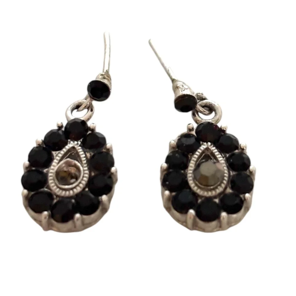 Vintage Style‎ Black Cluster Drop Earrings Silver Tone Teardrop Dangle Jewelry